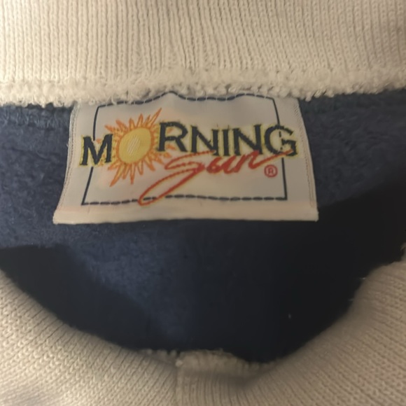 Crewneck with winter design - Picture 2 of 2